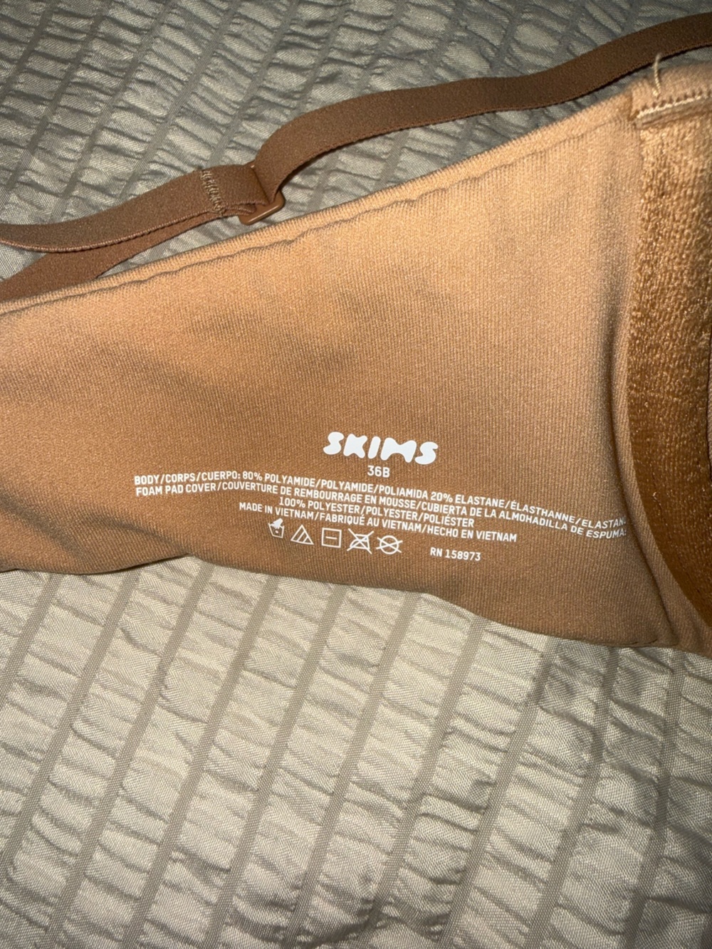 SOLD!! 🛑SKIMS Smooth Nude Plunge Push up Bra 36B - Picture 3 of 4